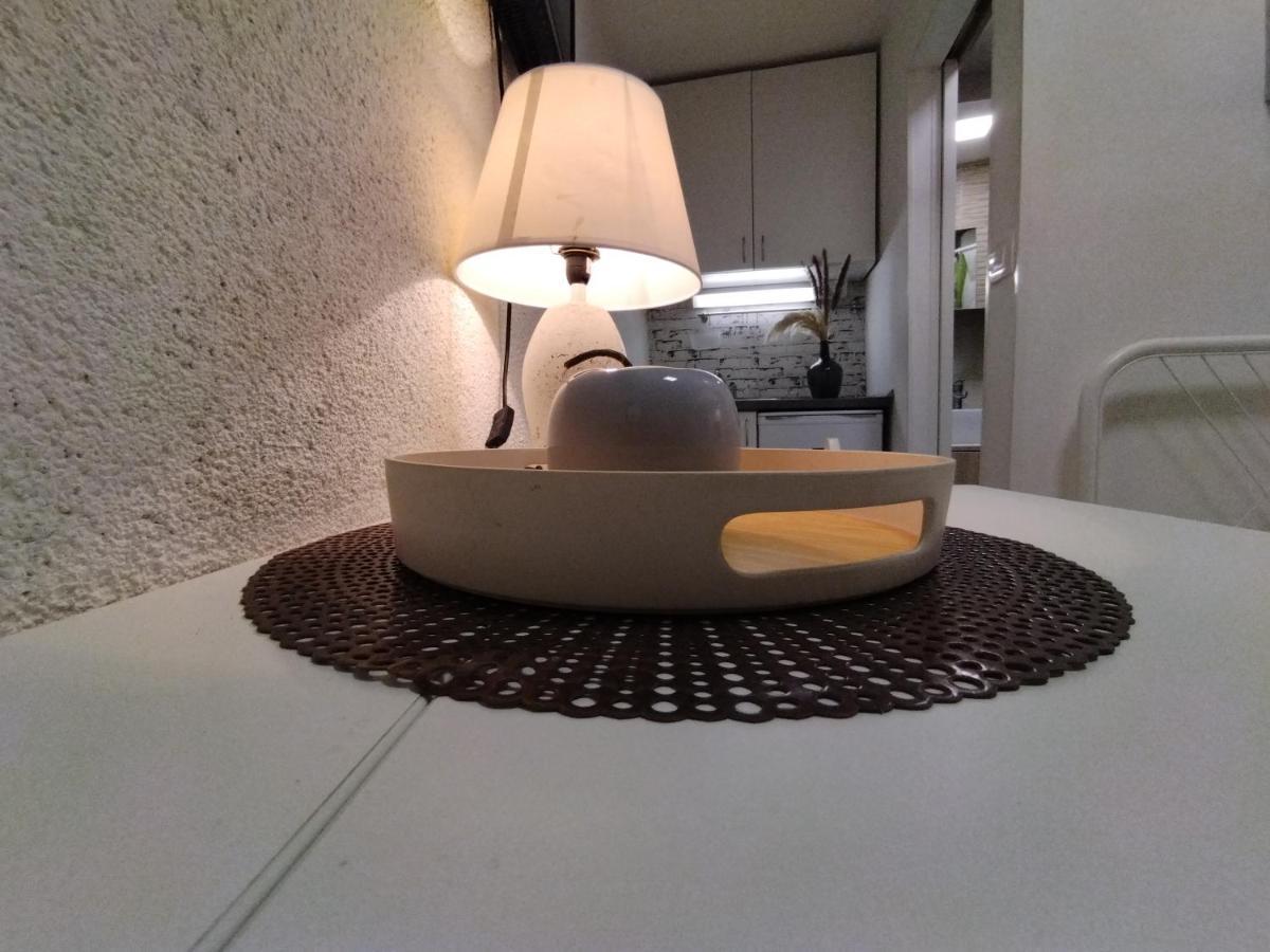 Tiny Studio In City Center Stone House Split Buitenkant foto